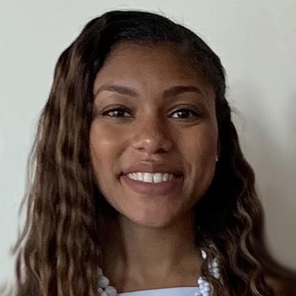 Sade Voltrain headshot photo